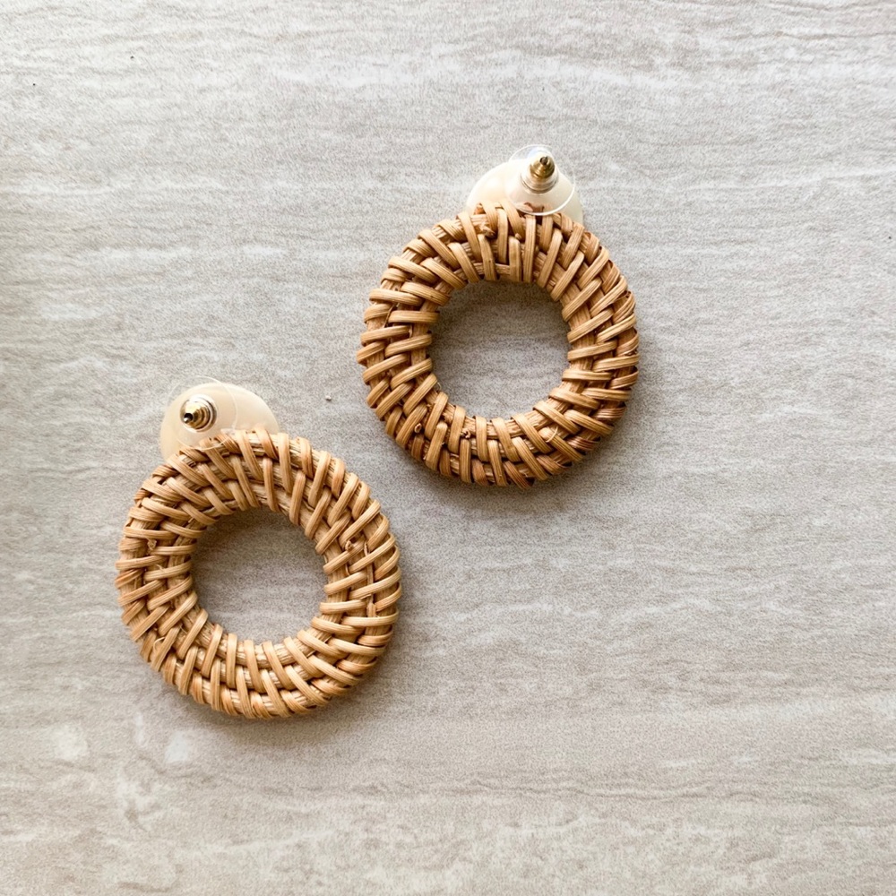 straw rattan circle earrings with marble stone - Picture 5 of 6